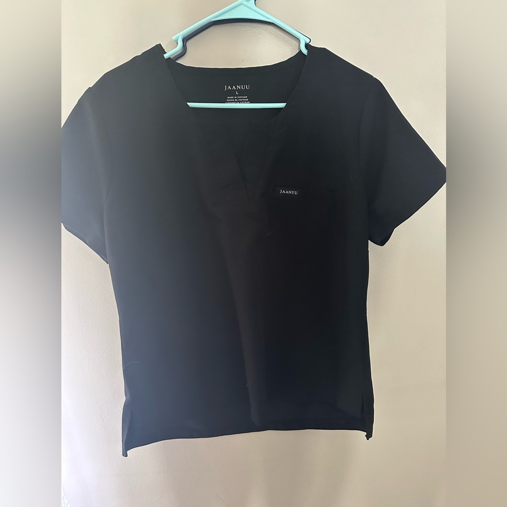Black Jaanuu scrubs size large